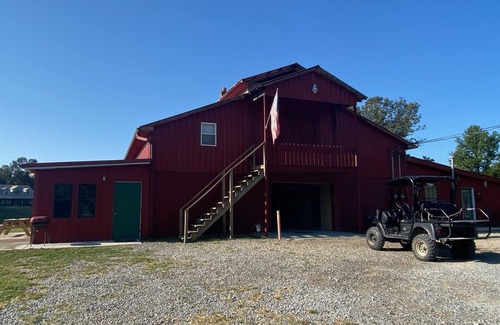 Ashley Oaks House | The Big Red Barn Unit #2 Direct Trail Access- 150 yards to G-23