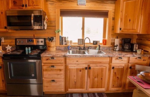 Salmon Cabin | The Bighole Cabin at J&J Cabins