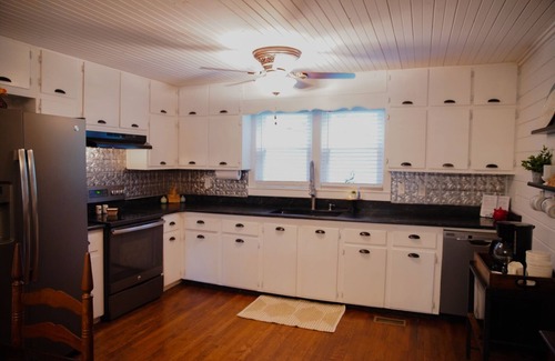 Townsend House | The Biketrail Bungalow-easily accessible and convenient to everything