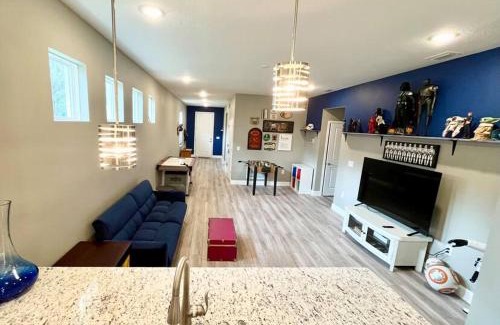 Sanford House | The Billiard close to downtown with fenced yard