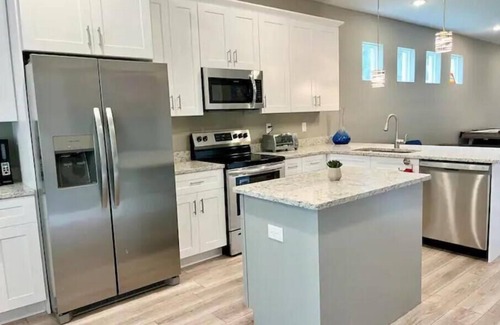 Sanford House | The Billiard: super fun home close to downtown with fully-fenced yard