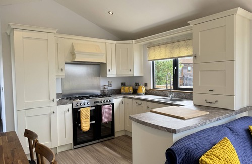 Wilberfoss Cottage | The Birches - free Hot Tub.
