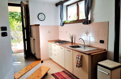 Vezzano Apartment | The birches. The pretty mini apartment with garden.