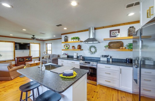 Edom Cabin | ‘The Bird’ Cabin Peaceful Refuge in East Texas