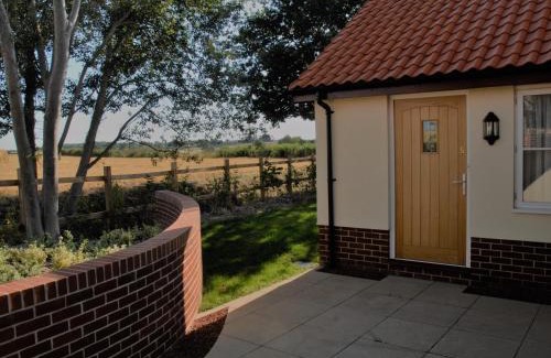 Wreningham Hotel | The Bird in Hand