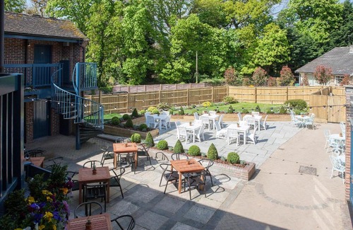 Knowl Hill Hotel | The Bird In Hand