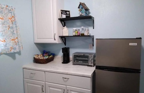 Claude Cottage | The Birdhouse in Texas - Try Us in a Small Town!