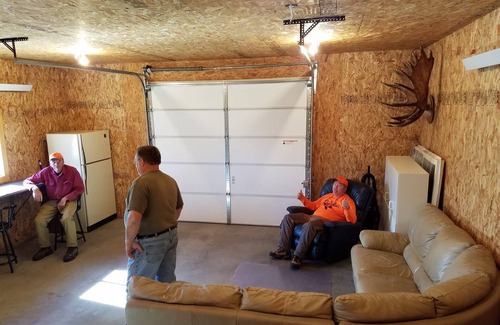 Bowdle House | The Birdhouse - Sportsman's Lodging: Pheasant hunting & fishing.