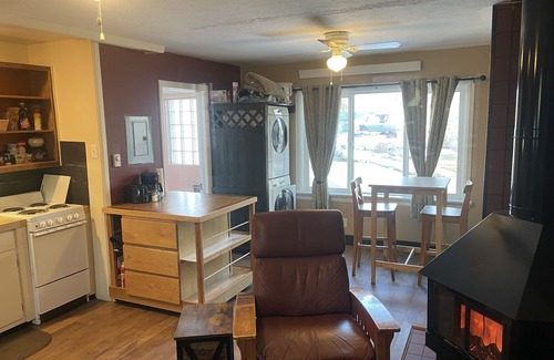 Idaho Falls Apartment | The Birdhouse. Studio apartment. Pets welcome, close to downtown and airport.