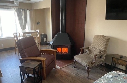 Idaho Falls Apartment | The Birdhouse. Studio apartment. Pets welcome, close to downtown and airport.