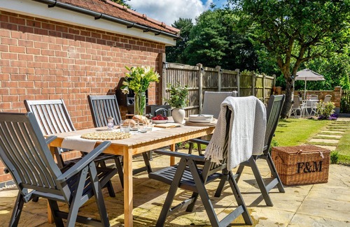 Heworth House | The Birdie- Sleeps 5 guests