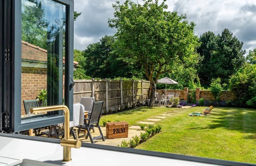 Heworth House | The Birdie- Sleeps 5 guests