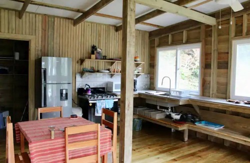 Isla Bastimentos Cottage | The Birds Nest, birds, close to area surfing,