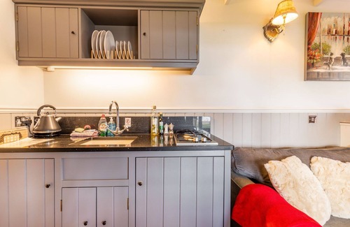 Thetford Cabin | The Bishy Barney Bee - Norfolk Holiday Properties