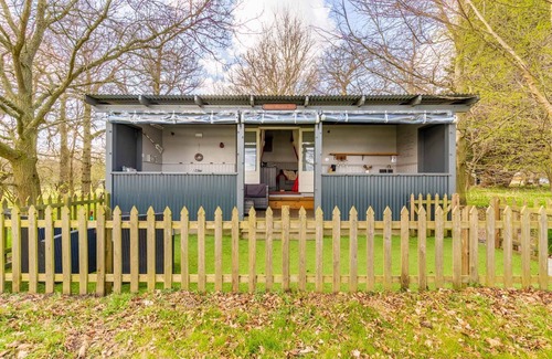 Thetford Cabin | The Bishy Barney Bee - Norfolk Holiday Properties