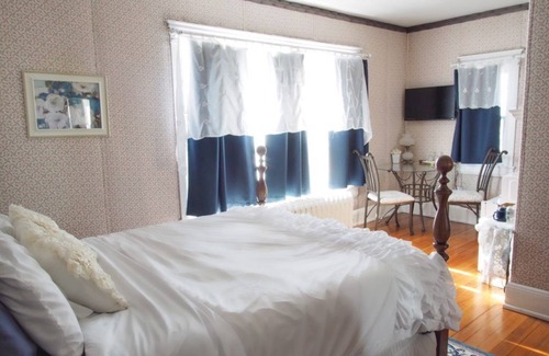 Hays Bed & Breakfast | The Bissing House