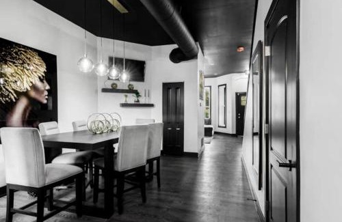 Bronzeville House | The Black And White Suite