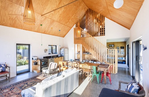 Karitane House | The Black Barn - Karitane Beach