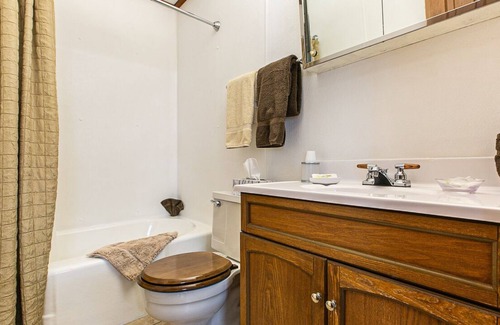 Potosi Apartment | The Black Bear Suite