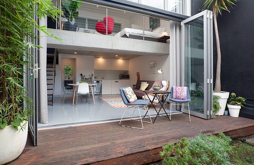 Waverley Apartment | The Black Haus - Bronte ~ 10 minute walk to beach