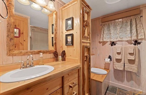 Custer Bed & Breakfast | The Black Hills at Dakota Dream B&B, * Check Availability for Short Notice*