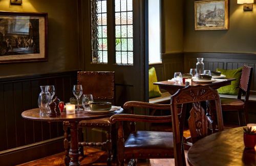 Ford Hotel | The Black Horse, Climping