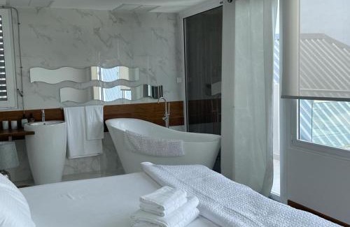 Indigo Bay Apartment | The Black Palm