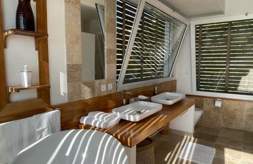 Indigo Bay Apartment | The Black Palm