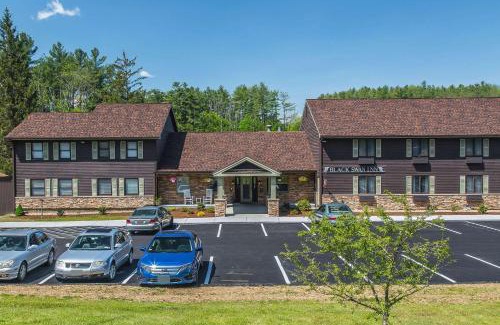 Lenox Dale Hotel | The Black Swan Lee - Lenox, an Ascend Collection Hotel