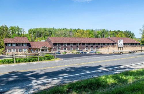 Lenox Dale Hotel | The Black Swan Lee - Lenox, an Ascend Collection Hotel