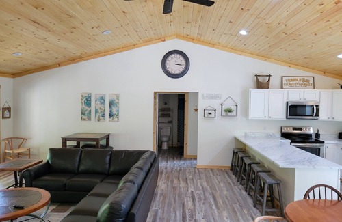 French Creek Cottage | The Blackberry Cottage at Mountain Paradise