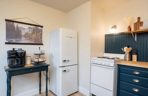Rose Park Apartment | The Blackfoot Abode Apt, downtown Missoula