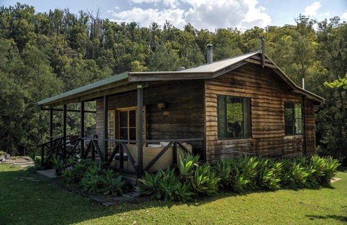 Bellbrook Cabin | The Blacksmiths Rest - Romantic Cabin in woods beside magical creek