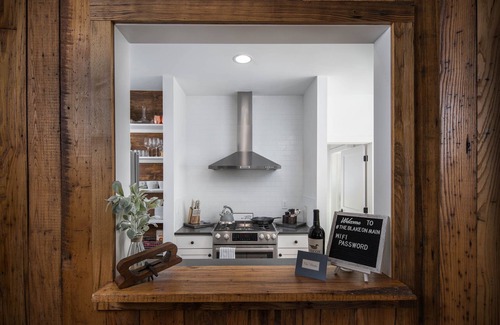 Blowing Rock House | The Blake on Main St- NEW LUXURY RENTAL ON MAIN STREET BLOWING ROCK