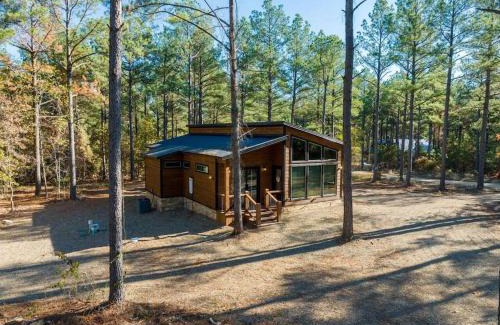 Pickens House | The Blaylock Cabin, 2 King, Hot Tub, Pet Friendly!