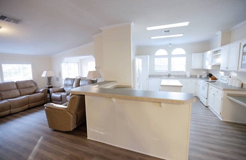 Cedar Bluff House | *The Blessed Way* Ready for your large group! 15 minutes to UT/Downtown