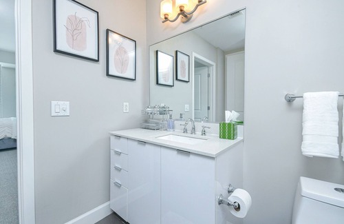 Buckhead Village Condo | The Bleu Oasis