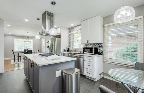 Jefferson Park House | The Blissful Blue Bungalow Near Atlanta Airport