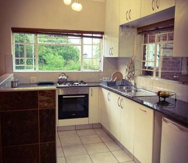 Merrivale House | The Blow-Inn Farmer, Sunrise Cottage
