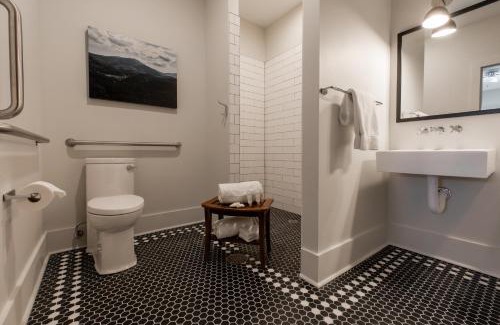 Blowing Rock Hotel | The Blowing Rock Manor