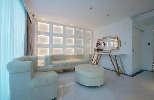 Tabaco City Hotel | The Blu Hotel