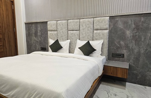 Gwalior Hotel | The Blu Pearl