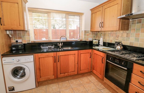 Tralee Cottage | THE BLUE ANNEX, pet friendly, with open fire in Tralee, County Kerry