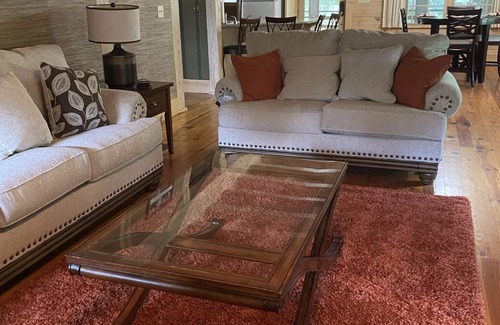 Camden House | The Blue Barn Lodge: Unit 2 Beautiful & Spacious