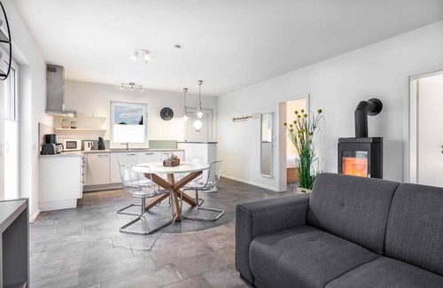 Pepelow Apartment | The Blue BeachHouse - The Blue and White BeachHouse OFC 16