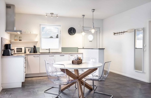 Pepelow Apartment | The Blue BeachHouse - The Blue and White BeachHouse OFC 16