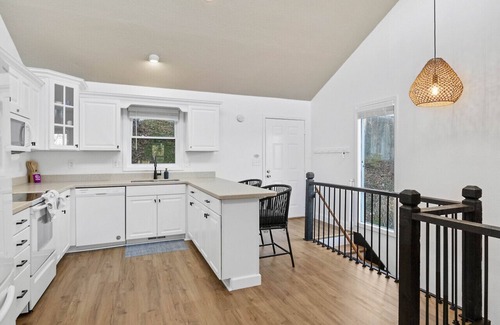Linn Creek House | The Blue Bungalow! - Private Dock, Kayaks, & More!