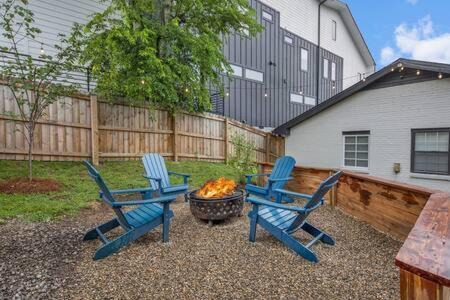 Edgehill Apartment | The Blue Bungalow - 4 beds And 7 Mins To Broadway!