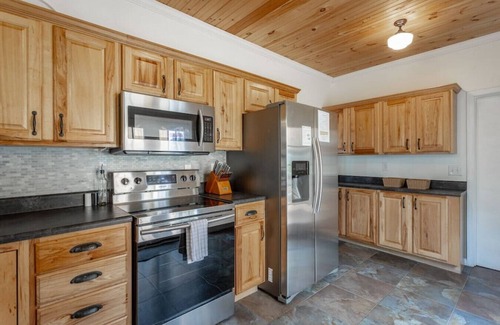 Northside House | The Blue Bungalow of North Shore