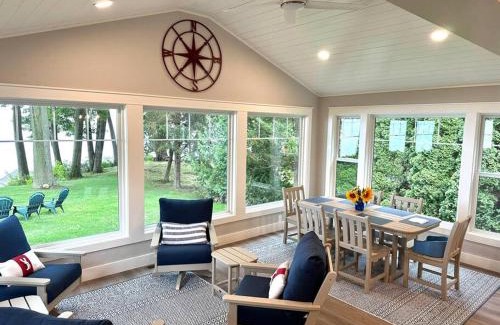 Town of Torrey House | The Blue Bungalow, Seneca Lake